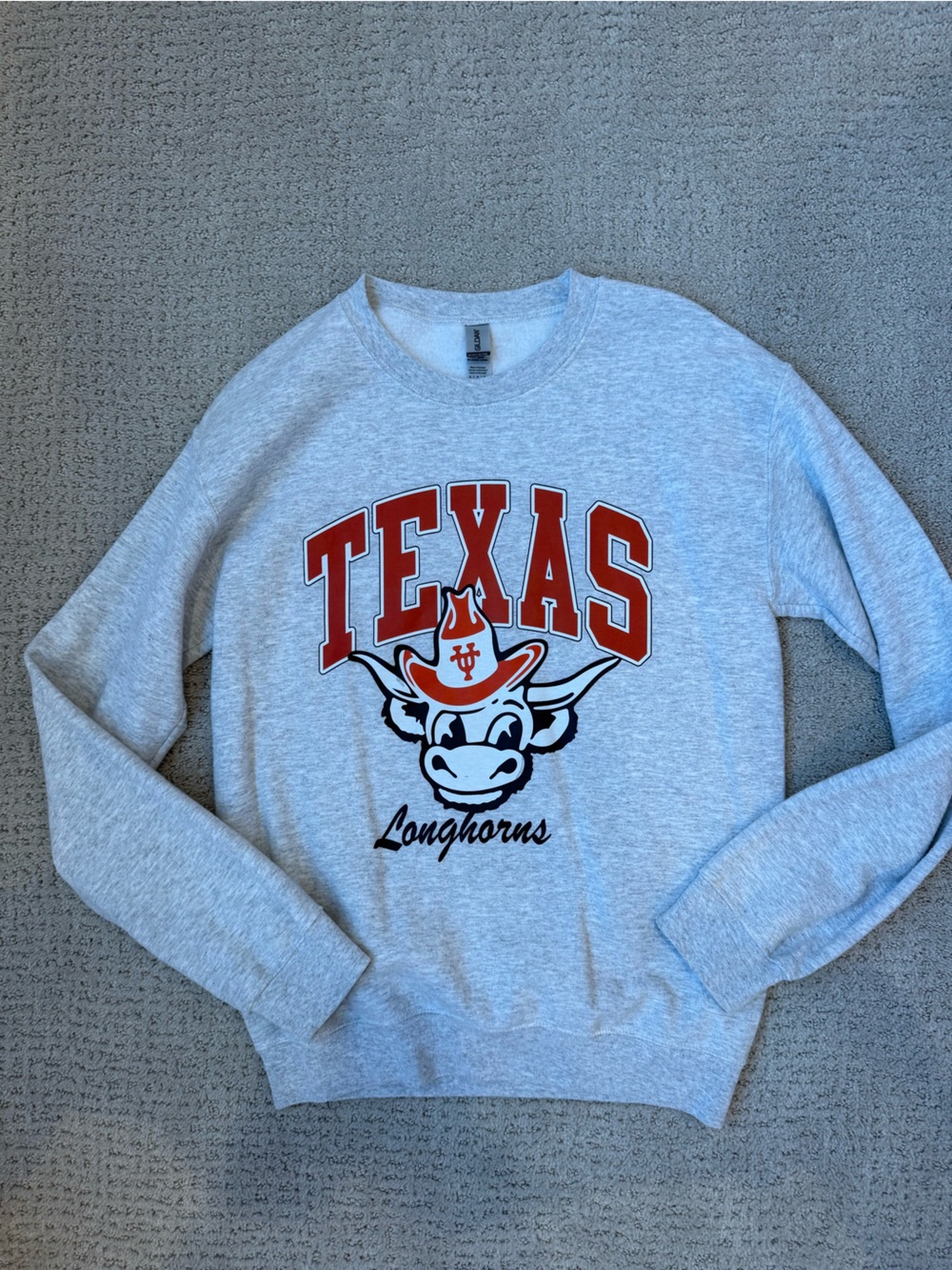 Gildan Gray Crewneck Sweatshirt with Red Texas Graphic